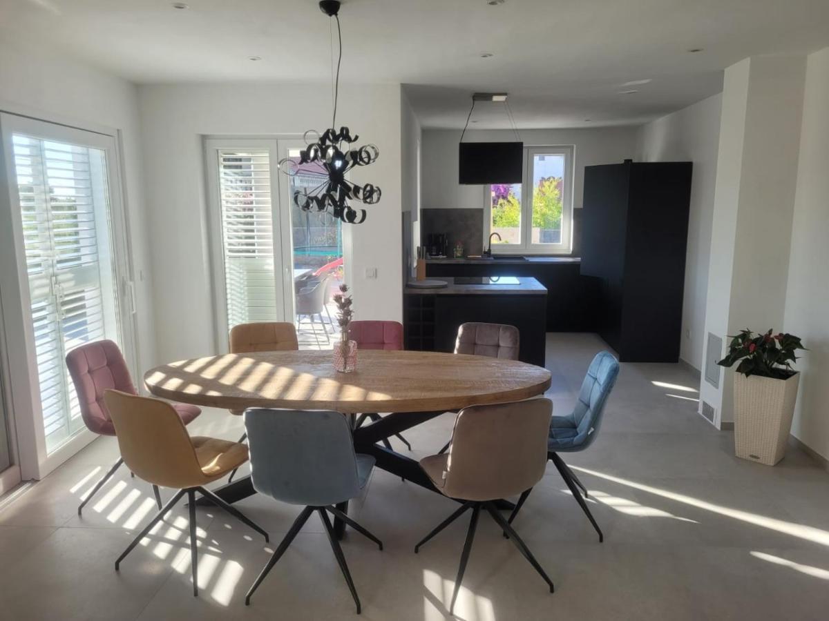 Apartament Haus Dalmatia With Heated Pool Bibinje Zewnętrze zdjęcie