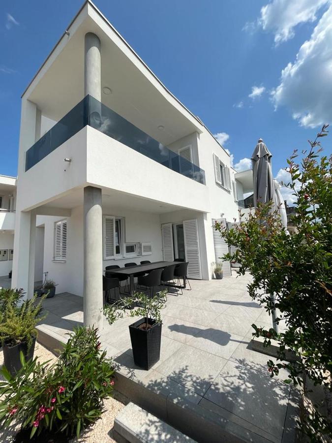 Apartament Haus Dalmatia With Heated Pool Bibinje Zewnętrze zdjęcie