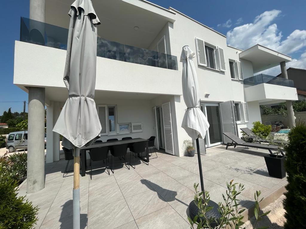 Apartament Haus Dalmatia With Heated Pool Bibinje Zewnętrze zdjęcie